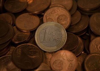 Bank of America Predicts Silver Prices Surge to  by 2026