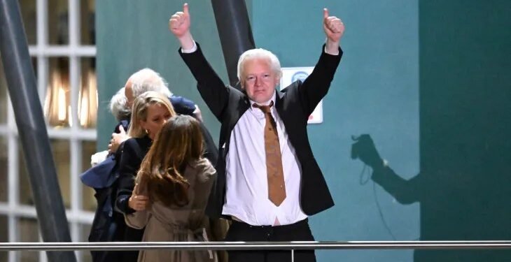 Unveiling the Bitcoin Donor: 0,000 Contribution to Assange Revealed