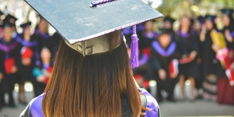 Evaluating Academic Programs: A Guide to ROI Analysis in Higher Education