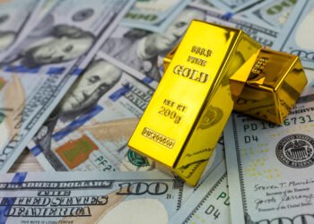 Gold Approaches Critical Technical Juncture as CIBC Elevates Price Expectations to ,600