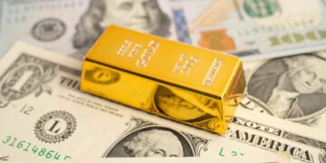 Major Banks Project Gold Surge: Morgan Stanley Sees ,700, Société Générale Eyes ,000