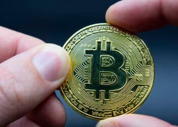 Bitcoin Faces Critical Breakdown: Technical Collapse, Rising Bond Yields, and Quantum Computing Threats Signal Potential Bear Market