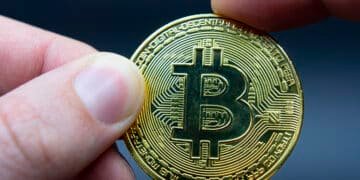 Bitcoin Faces Critical Breakdown: Technical Collapse, Rising Bond Yields, and Quantum Computing Threats Signal Potential Bear Market